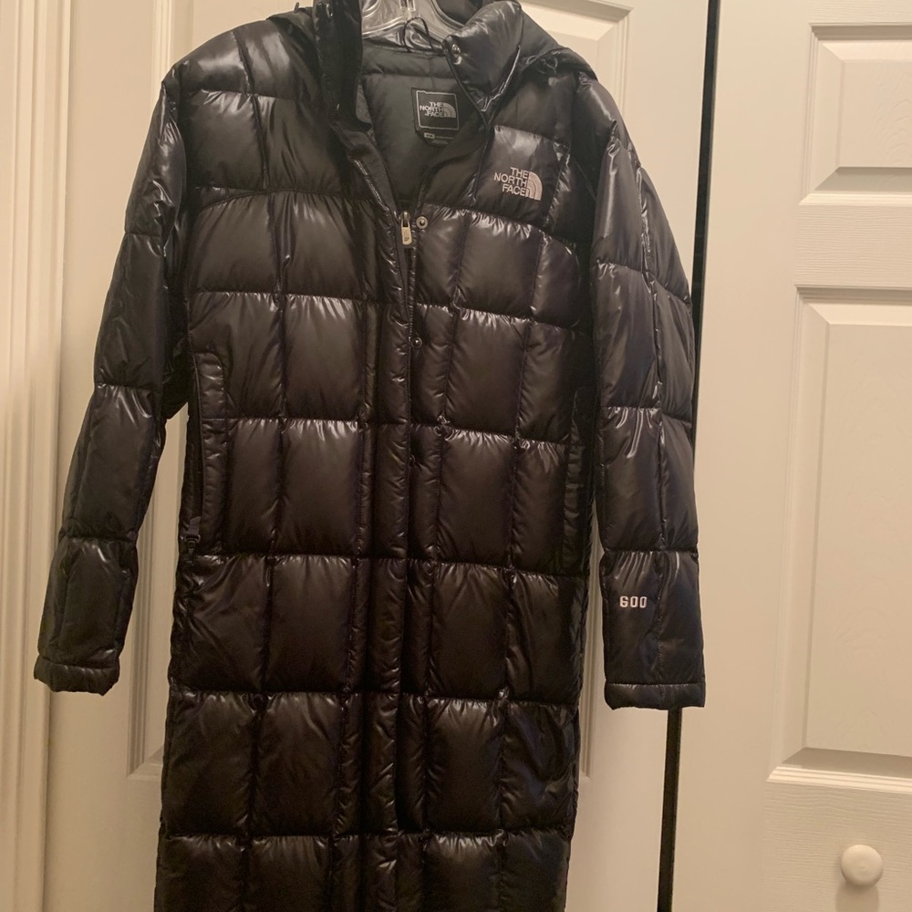 Women’s NorthFace shiny black metropolis 600 parka